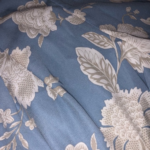 Francesca’s Alya Blue Shorts - Picture 2 of 3